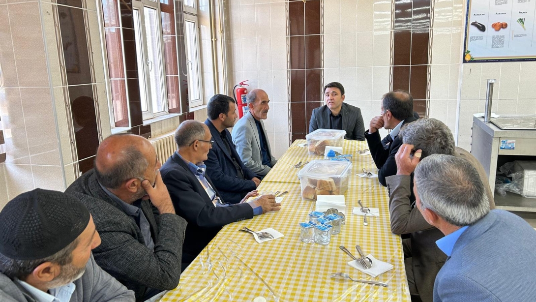 Muhtarlarımızı Okulumuzda Ağırlayarak YBO nu Gezdirdik